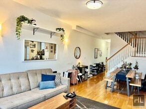 34 STREET, Unit 1D in Queens, NY - Foto de edificio - Building Photo