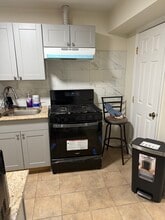 36 Mersereau Ave, Unit Floor 1 in Staten Island, NY - Building Photo - Building Photo