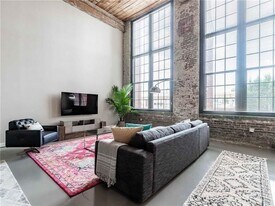 170 Boulevard NE, Unit E-213 in Atlanta, GA - Building Photo