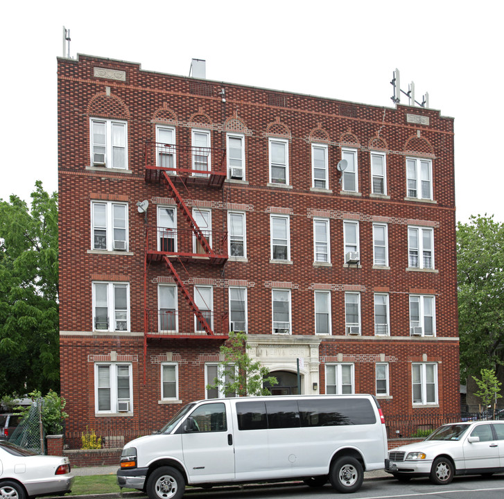 Minerva Court in Brooklyn, NY - Foto de edificio