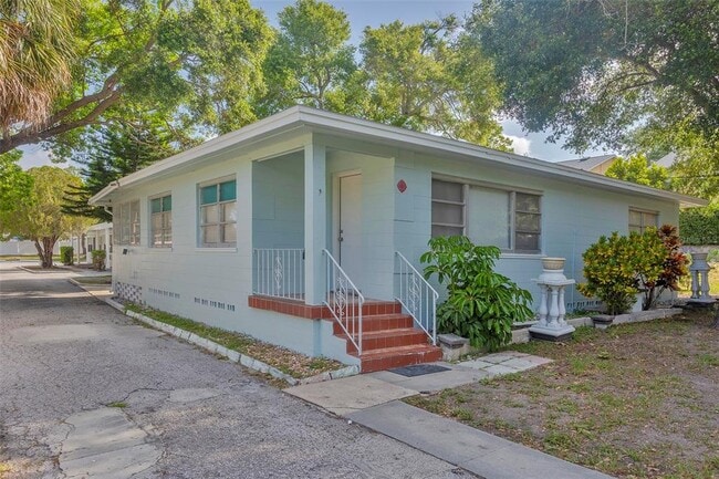 property at 1102 Sunset Point Rd
