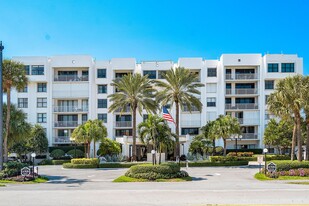 2860 S Ocean Blvd in Palm Beach, FL - Building Photo