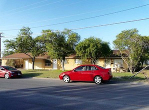 710 W 10th St in Del Rio, TX - Building Photo - Building Photo