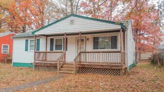 2303 Maclin Cir in Hopewell, VA - Building Photo