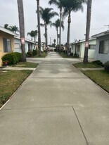 257 E 49th St in Long Beach, CA - Building Photo