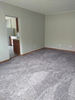 424 4th St S in Moorhead, MN - Building Photo