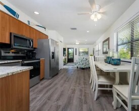 5041 N Beach Rd, Unit 1B in Englewood, FL - Building Photo - Building Photo