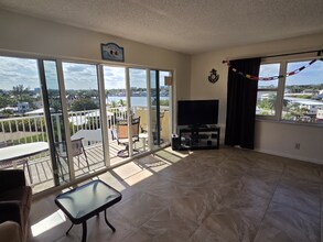 1200 Hibiscus Ave, Unit 608 in Pompano Beach, FL - Foto de edificio - Building Photo