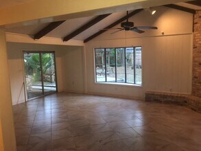 139 Pamellia Dr in Bellaire, TX - Building Photo - Building Photo