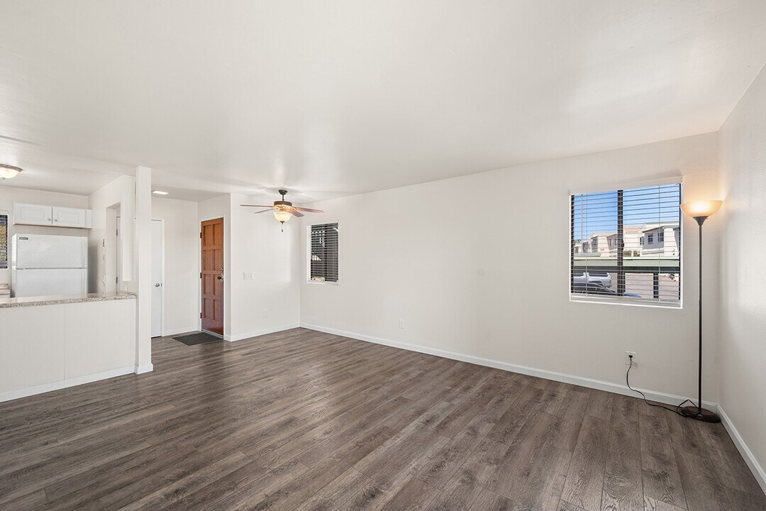 2919 Cowley Way in San Diego, CA - Building Photo