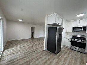 8650 Hurlbut St in San Diego, CA - Building Photo - Building Photo