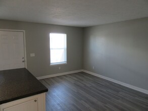6218 Hilltop Ave in Panama City, FL - Foto de edificio - Building Photo