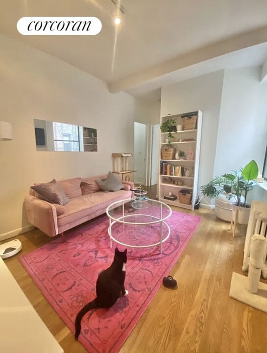 1229 1st Ave in New York, NY - Building Photo