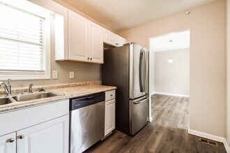 213 Hampton Dr in Dallas, GA - Building Photo - Building Photo