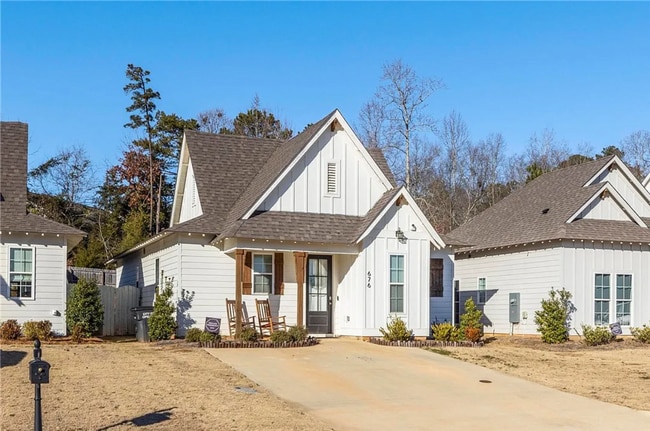 676 Village Dr in Opelika, AL - Building Photo - Building Photo