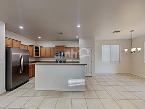 15424 W Poinsettia Dr in Surprise, AZ - Foto de edificio - Building Photo