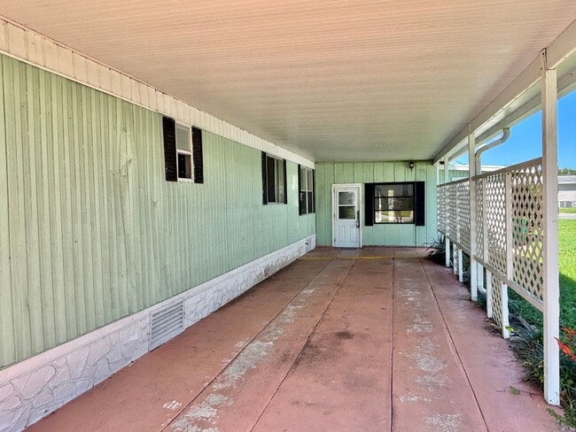 693 Pinewood Blvd in Micco, FL - Building Photo - Building Photo