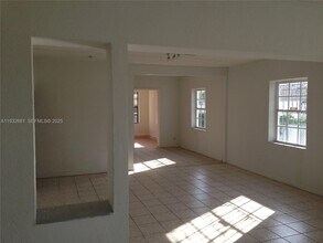 1480 NW 51st St in Miami, FL - Building Photo - Building Photo