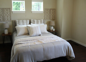 24129 40th Ln SE in Bothell, WA - Foto de edificio - Building Photo