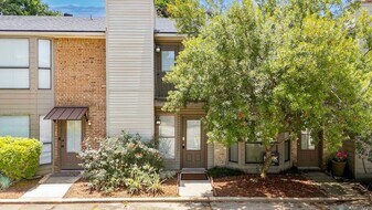 9506 Jefferson Hwy in Baton Rouge, LA - Building Photo