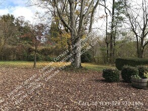 558 Westbrook Rd in Hendersonville, NC - Building Photo - Building Photo