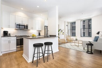 One India Street Apartments in Boston, MA - Foto de edificio - Building Photo
