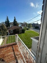 2 E Elm St, Unit # 2 in Shillington, PA - Foto de edificio - Building Photo