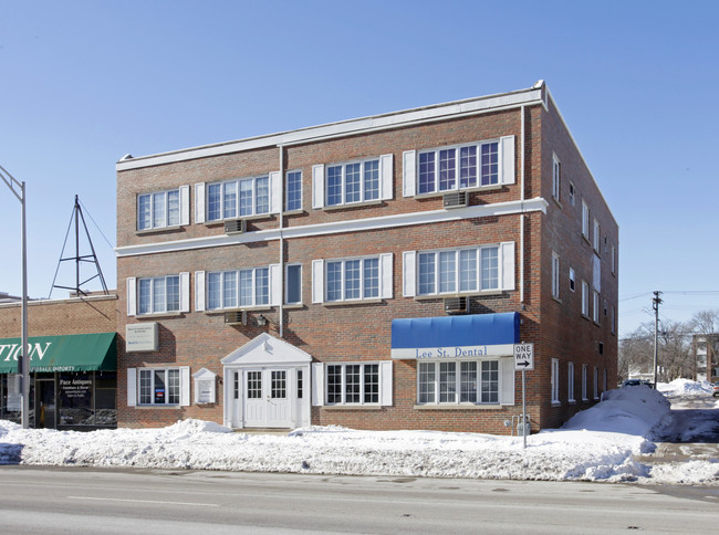 790 Lee St in Des Plaines, IL - Building Photo - Building Photo