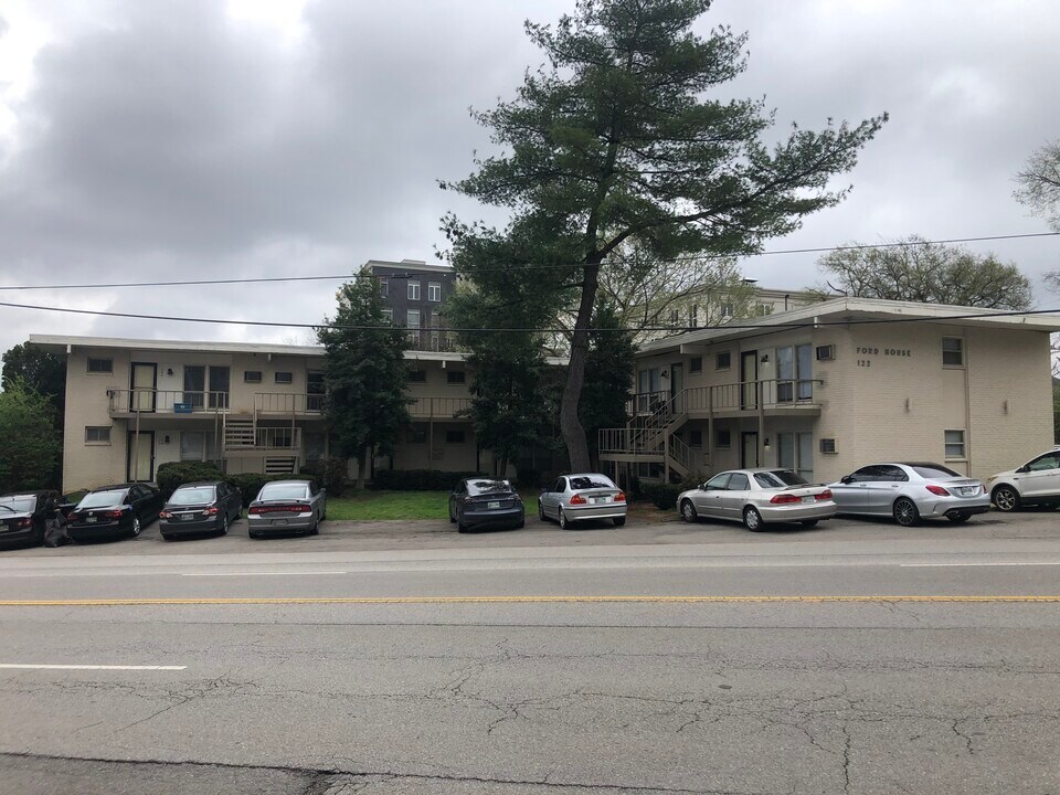 122 31st Ave N in Nashville, TN - Building Photo
