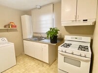 640 1/2 Columbia St photo'