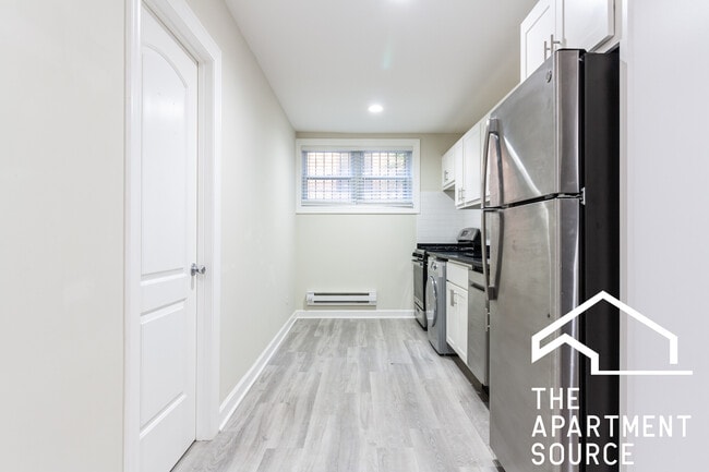 726 W Roscoe St, Unit SGDN in Chicago, IL - Building Photo - Building Photo