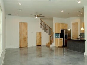 4605 Avenue B-Unit -B in Austin, TX - Building Photo - Building Photo