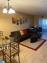 606 SW Natura Blvd in Deerfield Beach, FL - Building Photo - Building Photo