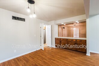 3807 Red Fox Dr in Cincinnati, OH - Foto de edificio - Building Photo