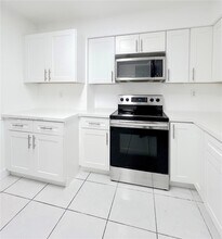 1131 NW 85th Way in Pembroke Pines, FL - Building Photo - Building Photo