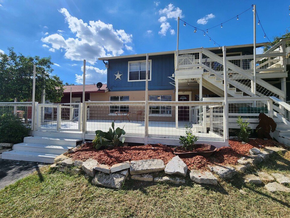 2491 Canyon Lake Forest #C in Canyon Lake, TX - Building Photo