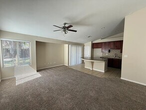 13325 Boyd Lake Dr in Bakersfield, CA - Building Photo - Building Photo