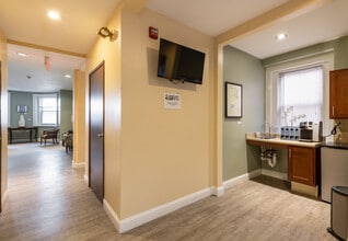 Chapman Arms in Cambridge, MA - Building Photo - Interior Photo