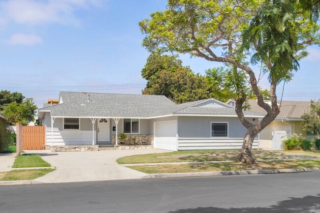 813 Lees Ave in Long Beach, CA - Building Photo - Building Photo