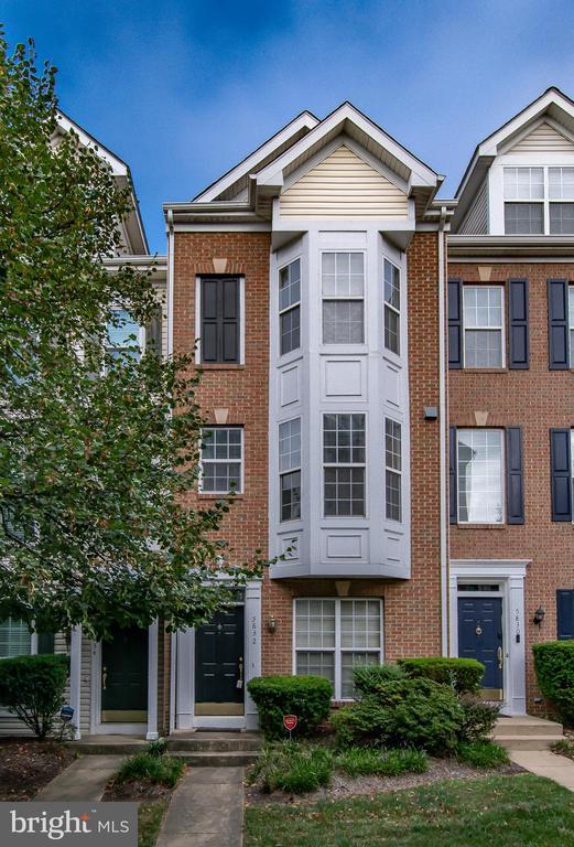 property at 5832 Cowling Ct