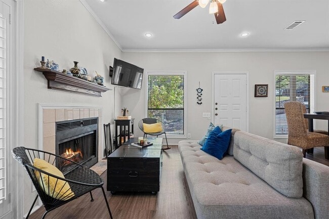 property at 802 S 1st St