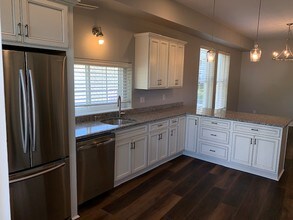 34 Main St, Unit 3 in Hopkinton, MA - Building Photo - Building Photo