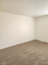 5361 Indian River Dr in Las Vegas, NV - Building Photo - Building Photo