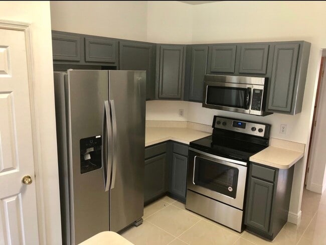 1241 SW Melrose Ave in Port St. Lucie, FL - Building Photo - Building Photo