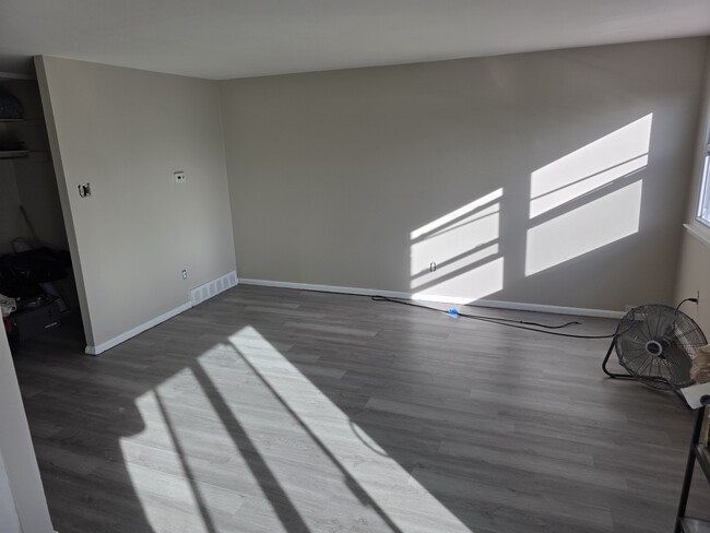3418 Ashfield Ln, Unit 2 in Philadelphia, PA - Foto de edificio - Building Photo