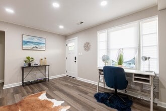 2012 Double Oaks Rd in Charlotte, NC - Building Photo - Building Photo