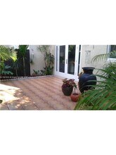 11339 SW 71st St in Miami, FL - Building Photo - Building Photo
