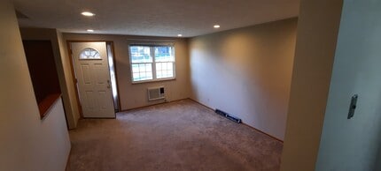 4449 16th St NW, Unit 4449 in Canton, OH - Foto de edificio - Building Photo