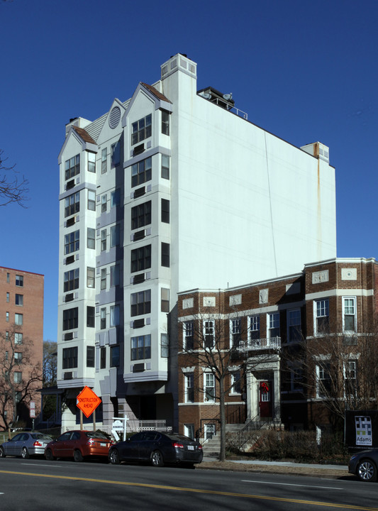 3217 Wisconsin Ave NW in Washington, DC - Building Photo