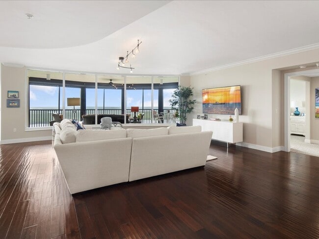 property at 1050 Borghese Ln